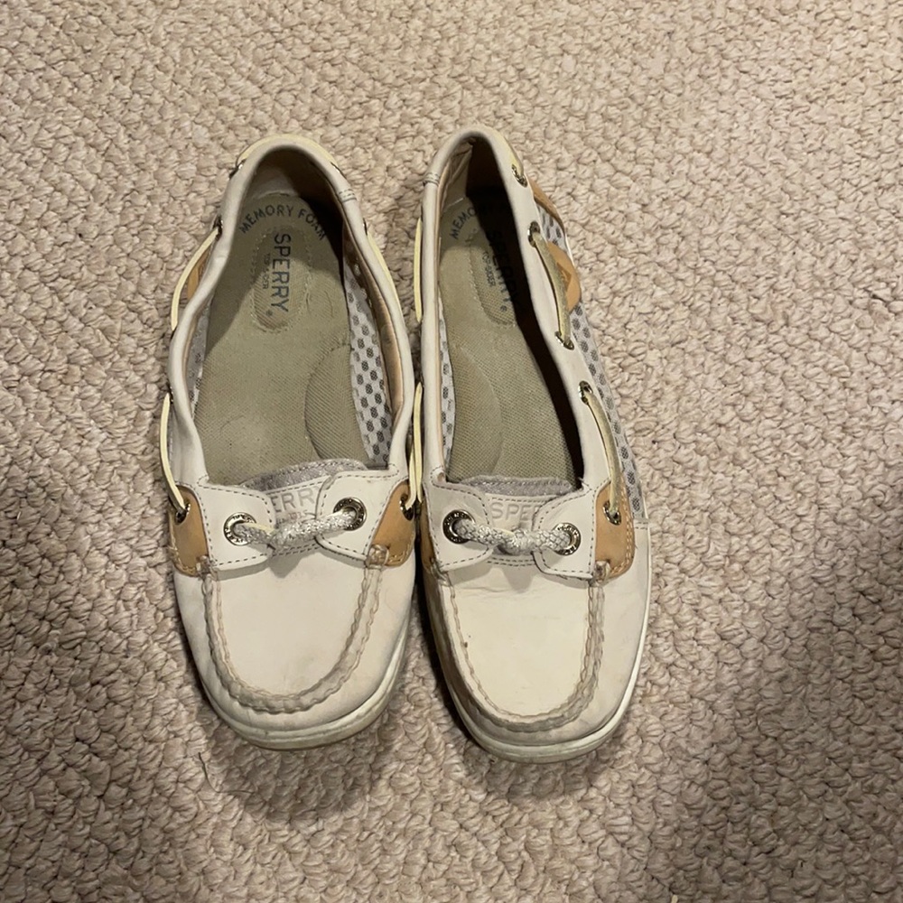 Cream Sperrys, no scuffs very little wear excellent condition